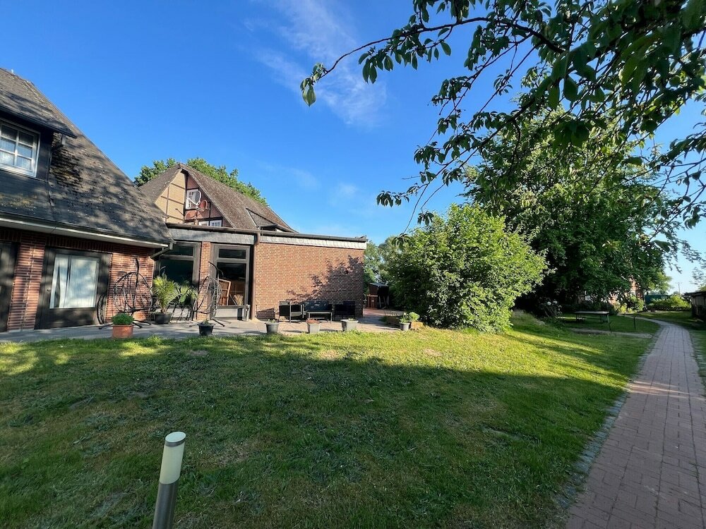 Фото Ferien- & Reitsport Hotel Brunnenhof