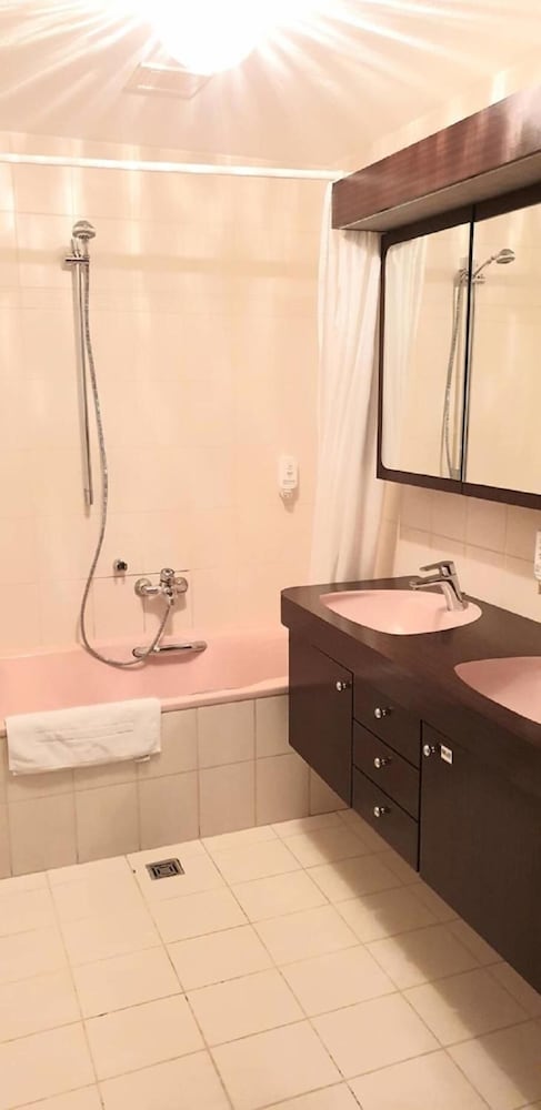 Фото Lilton Hotel Zuffenhausen