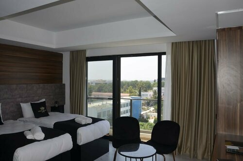 Гостиница Crown Salamis Hotel в Фамагусте