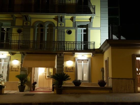 Фото Hotel Villa Traiano