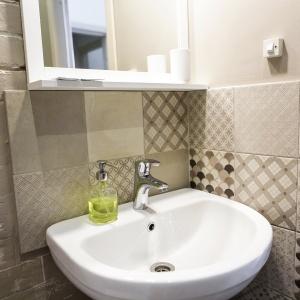 Фото Brick Walls Hotel