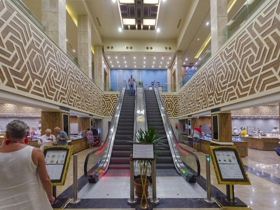 Фото Titanic Royal