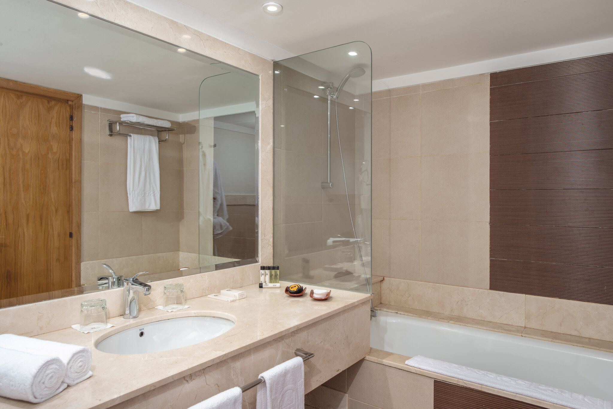 Фото Odyssee Park Hotel