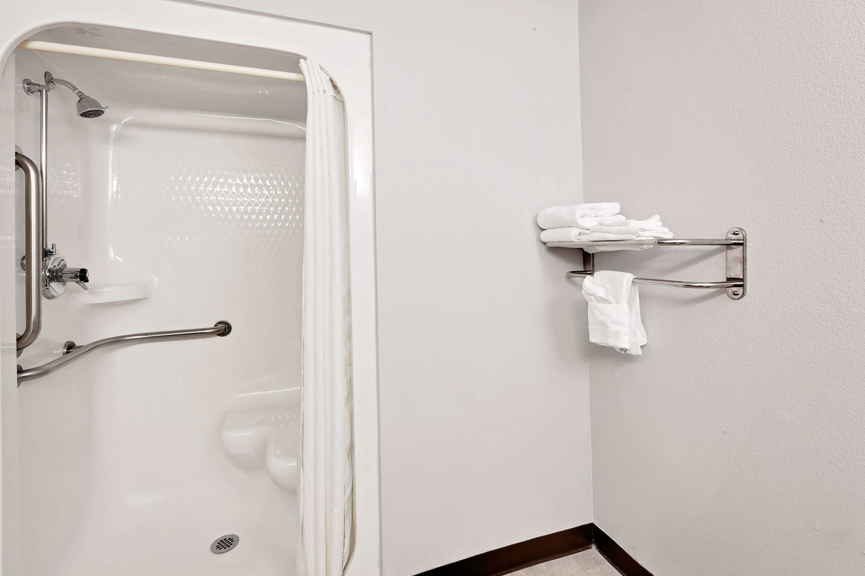 Фото Super 8 by Wyndham Fayetteville