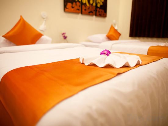 Фото At Kamala Hotel