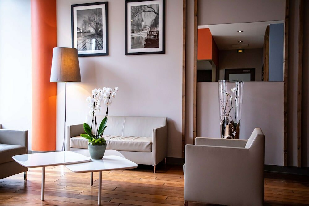 Фото Adonis Lyon Dock Ouest