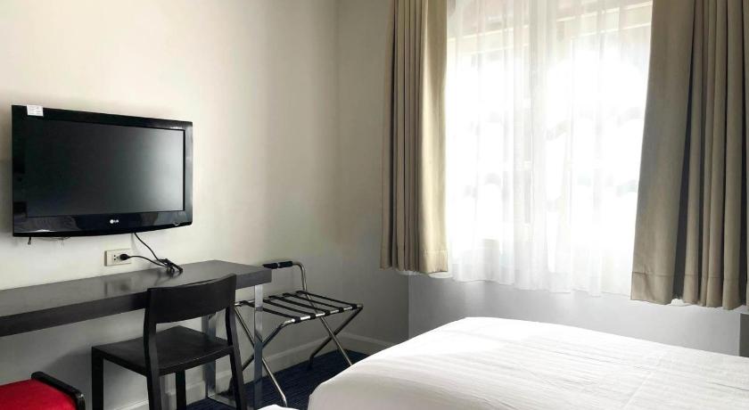 Фото 24 Inn Hotel