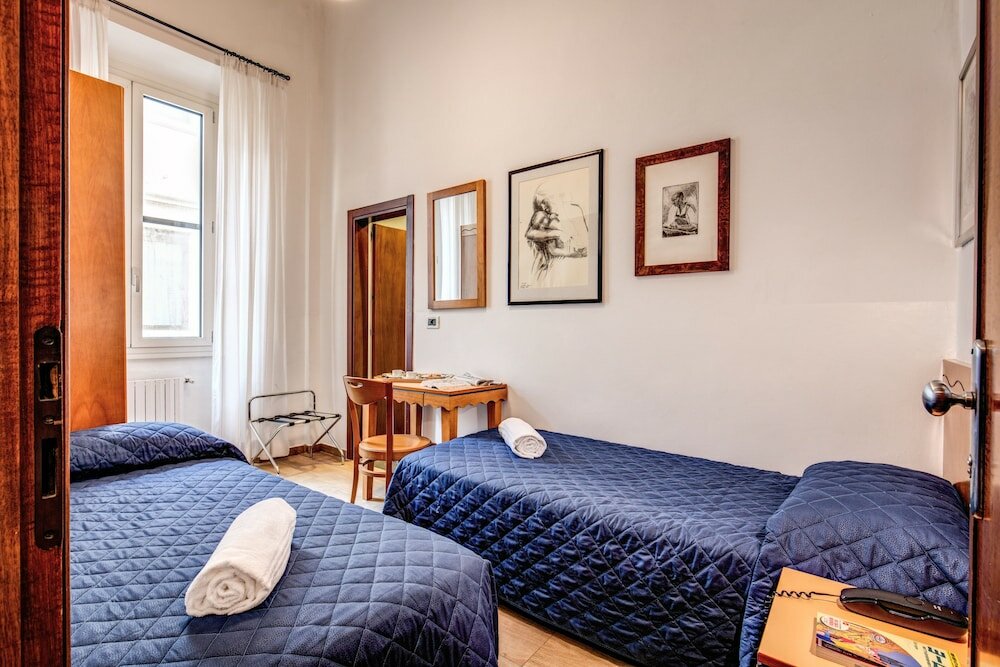 Фото Hotel Nuova Italia