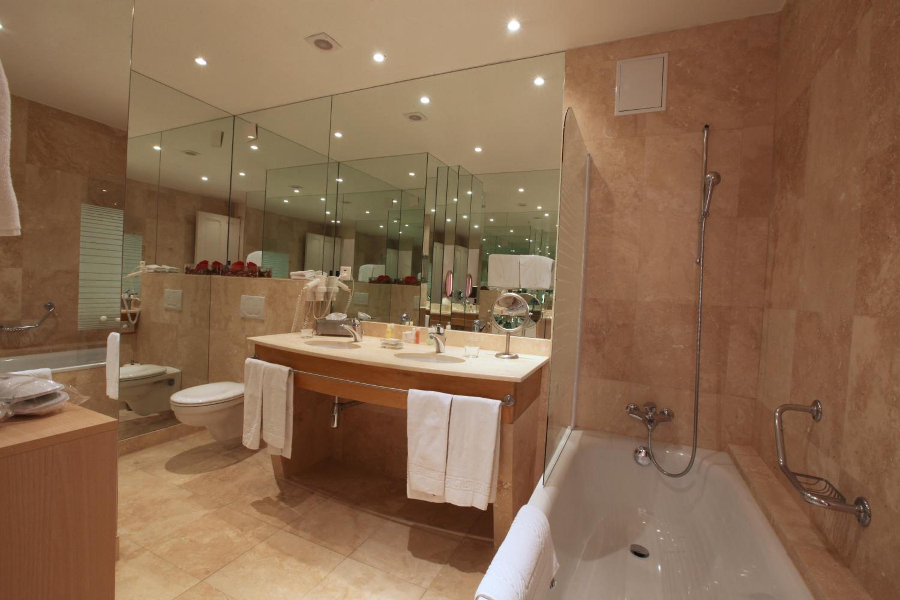 Фото Hotel du Grand Lac Excelsior