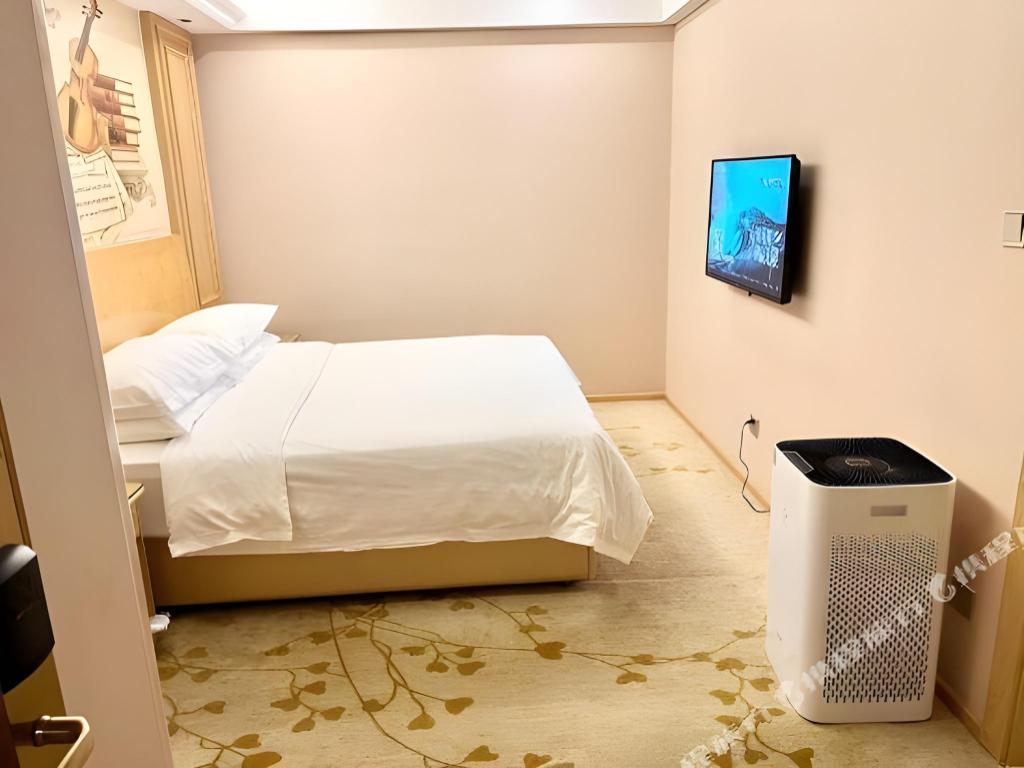 Фото Vienna Chongqing Yuanjiagang Subway Station Branch