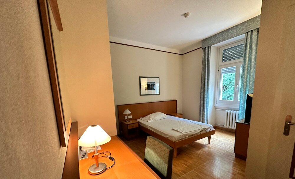 Фото E-Rooms Minusio