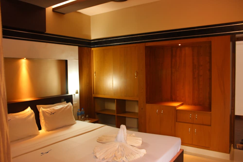 Фото Black Beach Resort