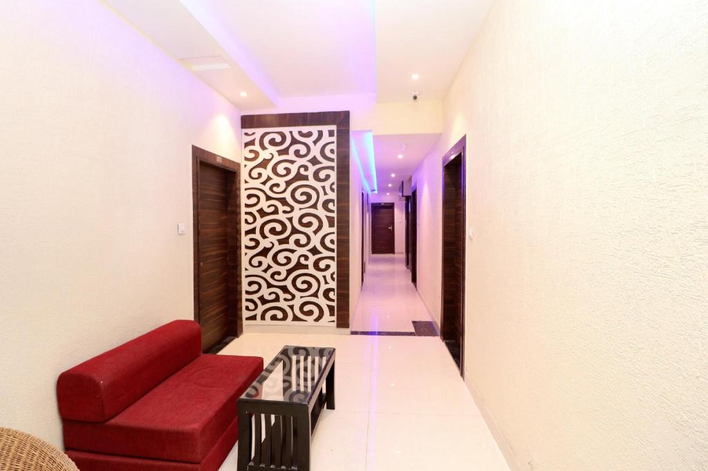 Фото Azaad Lifestyle Hotel by Oyo Rooms