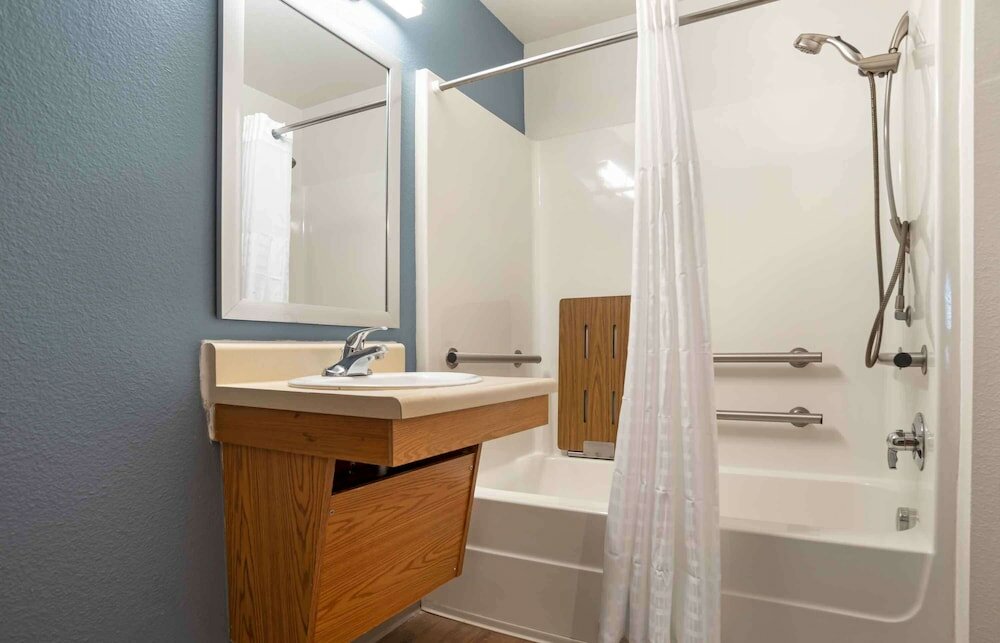 Фото WoodSpring Suites Indianapolis Lawrence