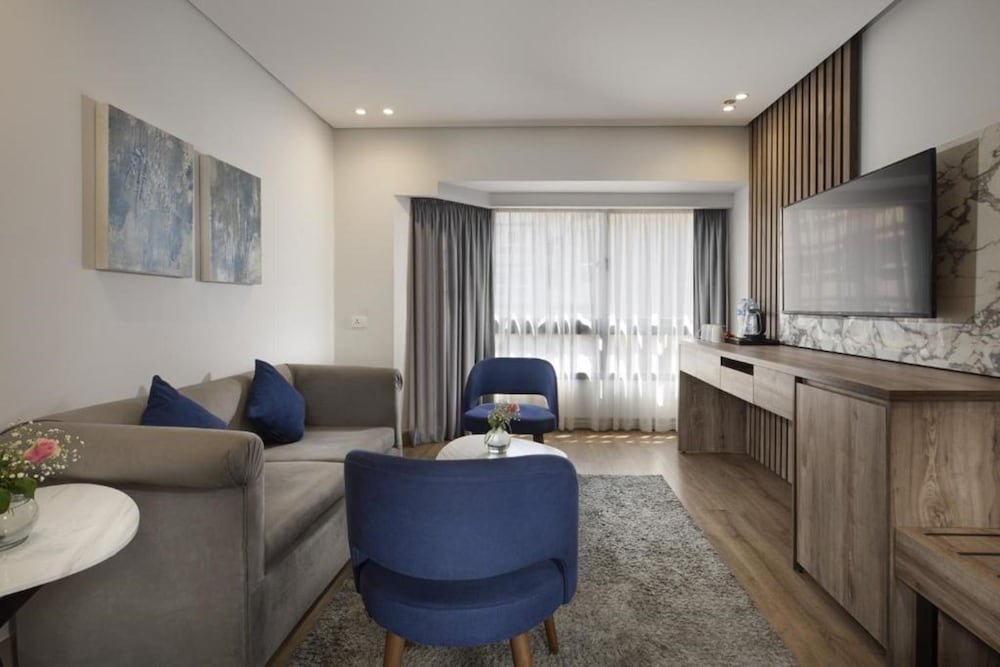 Фото Pyramisa Suites Hotel Cairo