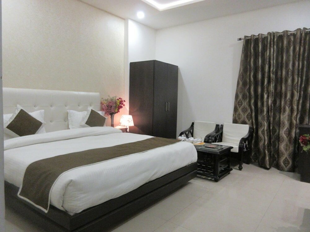 Фото Hotel Riya Palace