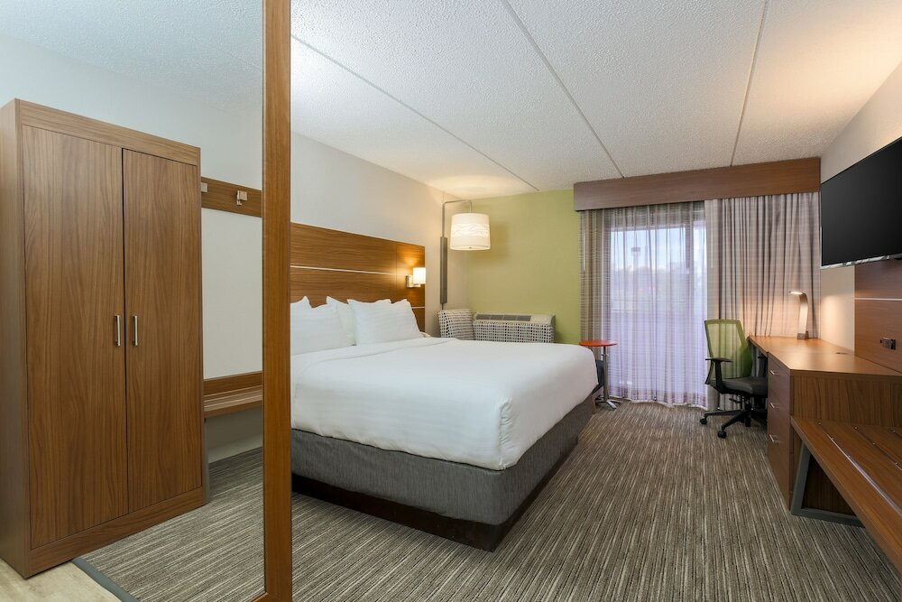 Фото Holiday Inn Express Milwaukee-West Medical Center, an Ihg Hotel