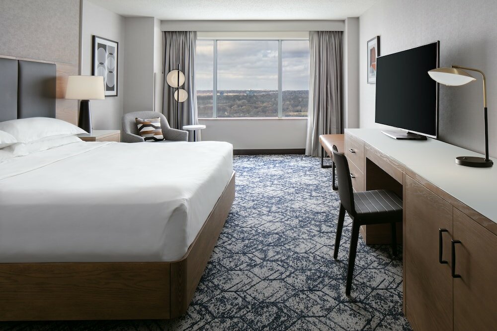 Фото Sheraton Overland Park Hotel at the Convention Center
