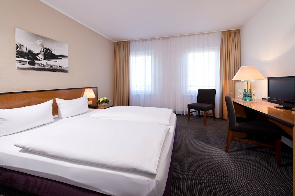 Фото Отель Coffee Fellows Frankfurt-Airport