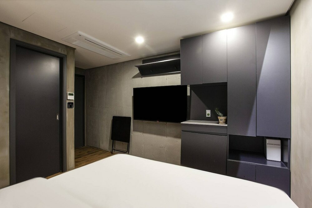 Фото Jongno Makers X Pretty Hotel