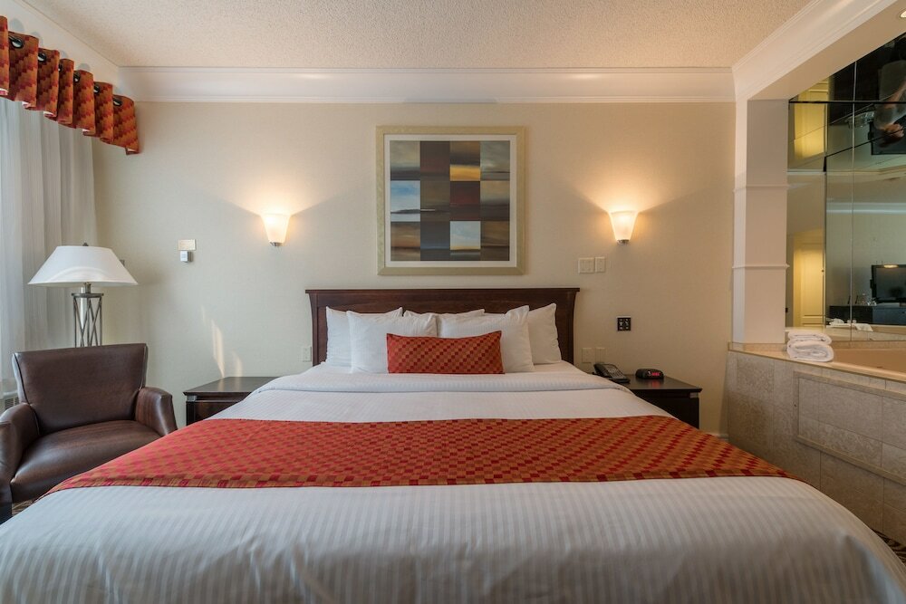 Фото Fantasyland Hotel