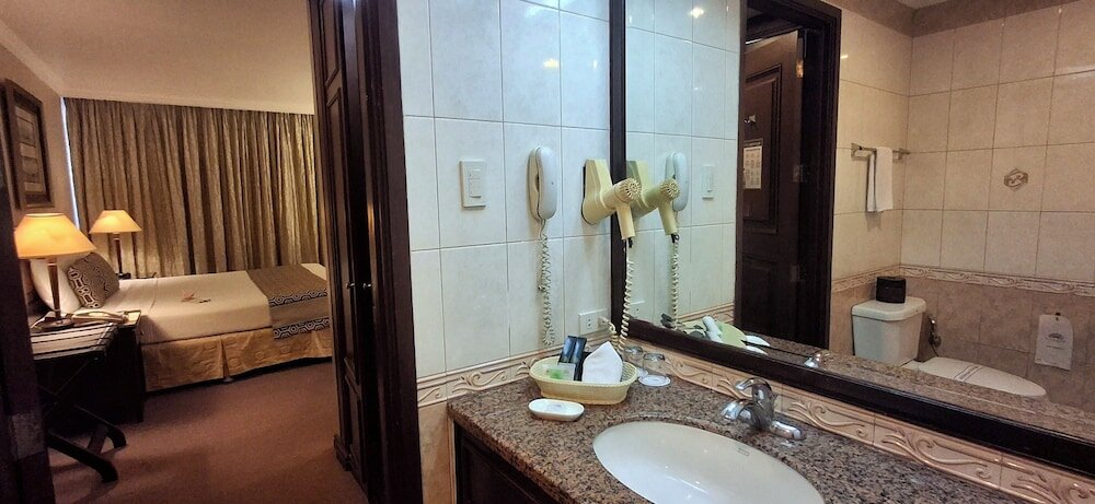 Фото Herald Suites Solana