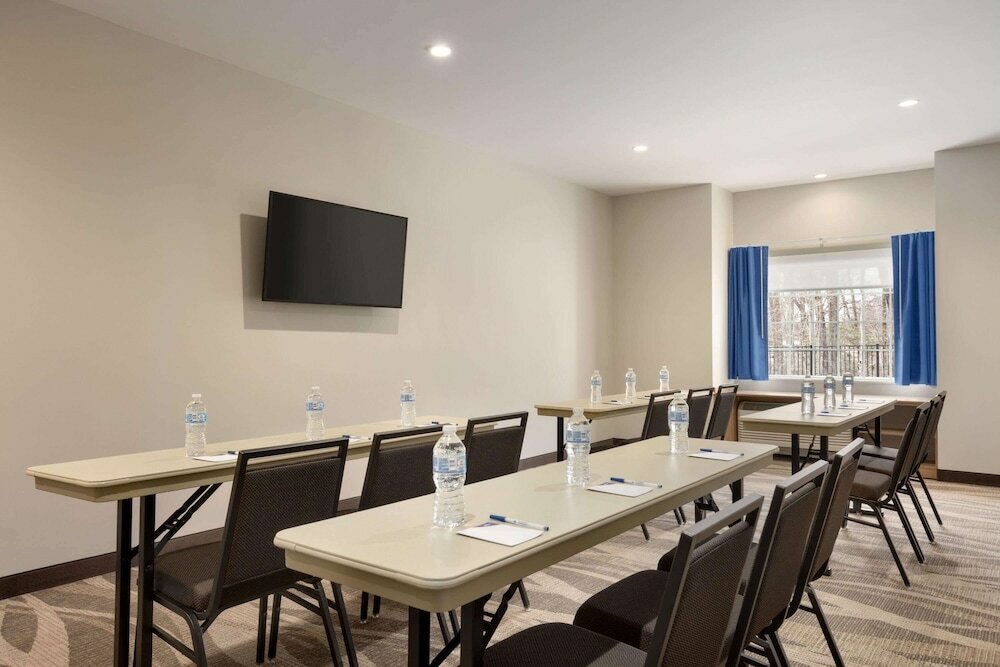Фото Microtel Inn & Suites by Wyndham Gambrills