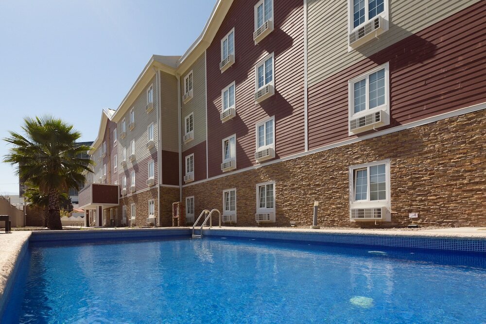 Фото Extended Suites Tijuana Macroplaza Hotel