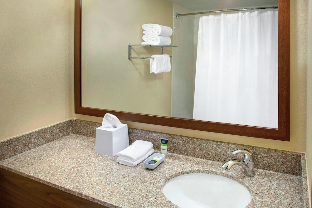 Фото Four Points by Sheraton Charleston