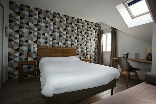 Гостиница Hotel le Lion d'or в Сен-Бриё