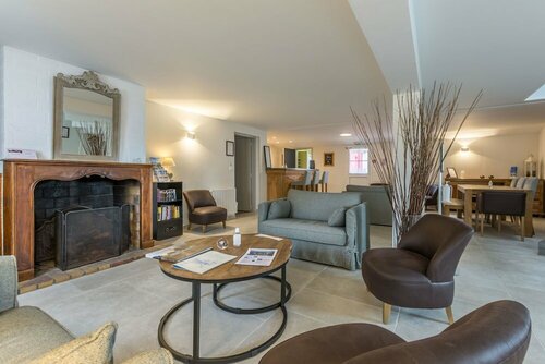Гостиница Hôtel Le Clos Fleuri в Лорьяне