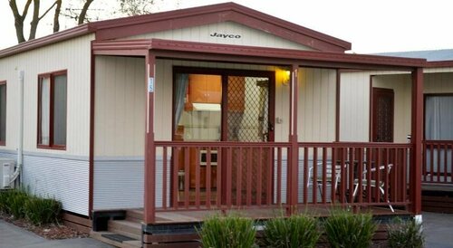 Гостиница Riverside Cabin Park в Шеппартоне