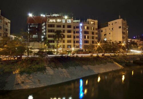 Гостиница Lakeshore Hotel & Apartments в Дакке