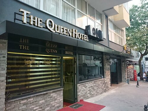 The Queen Hotel
