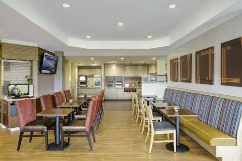 Гостиница TownePlace Suites by Marriott Ames в Амесе