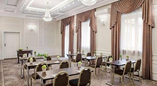 Гостиница Palac Zegrzynski в Сероцке