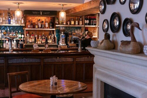Гостиница White Hart Inn в Уэлсе