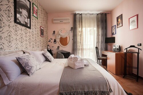 Hotel CineHoliday