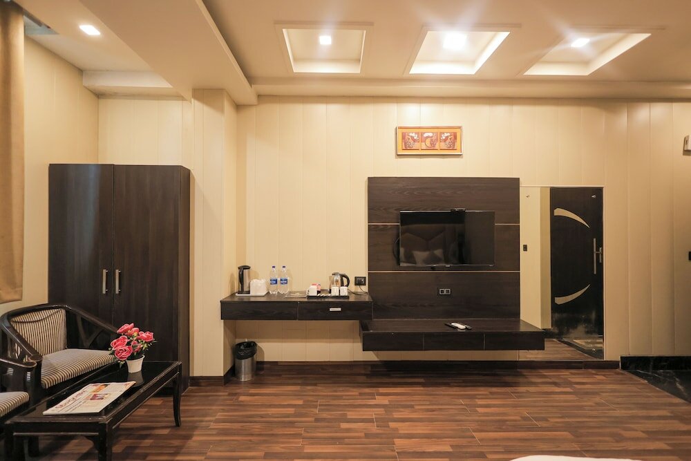 Фото Hotel Krishnam