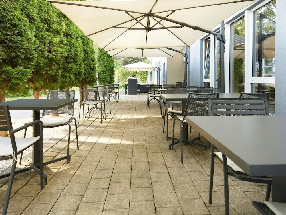 Фото ibis Zurich Messe Airport