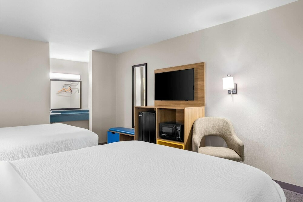 Фото Days Inn by Wyndham Adel I 75