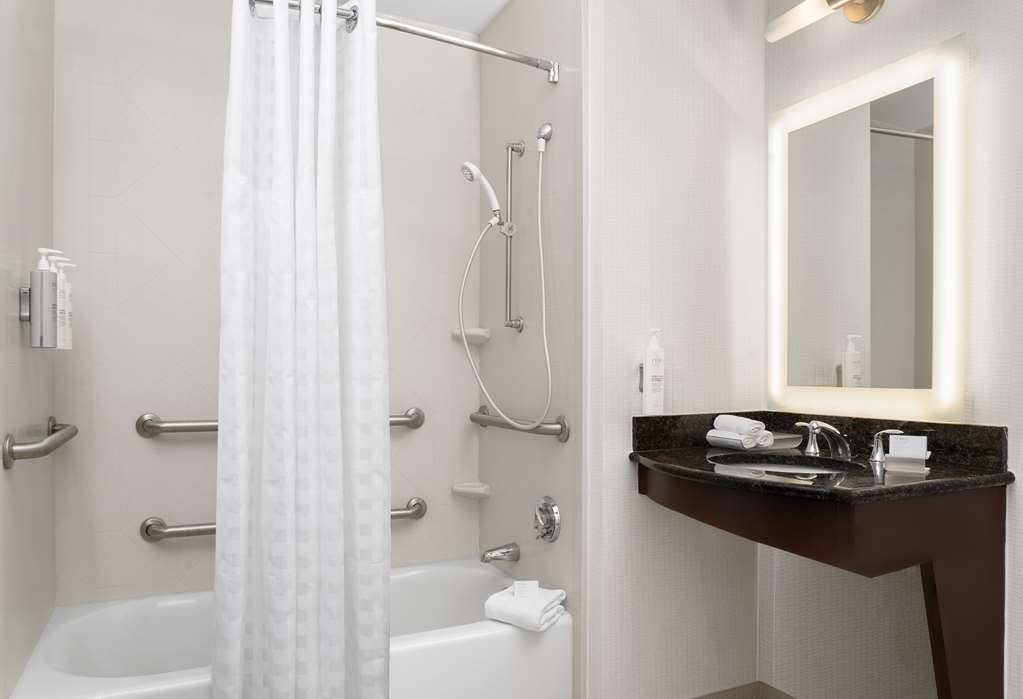 Фото Homewood Suites by Hilton Cambridge-Arlington