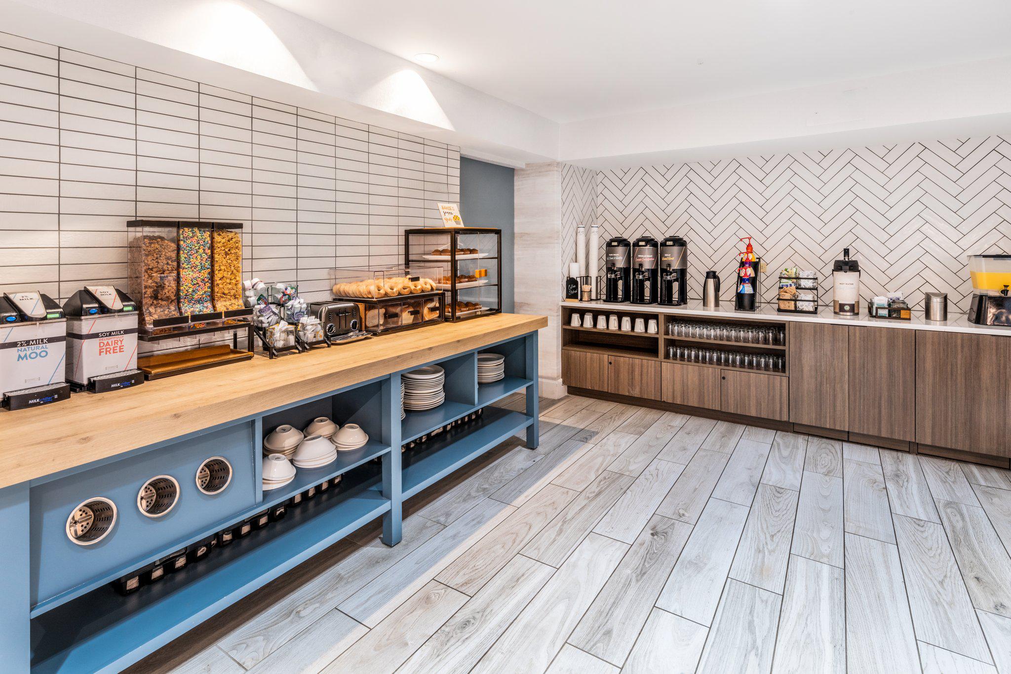 Фото Staybridge Suites Denver - Cherry Creek, an Ihg Hotel