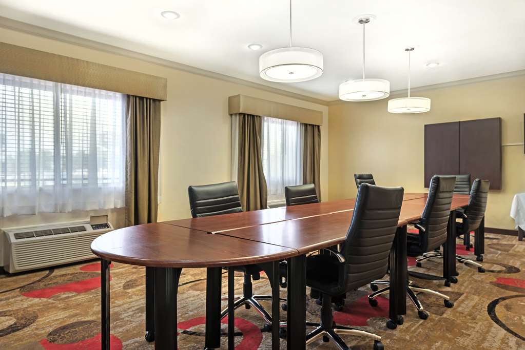 Фото Best Western Plus Eagleridge Inn & Suites
