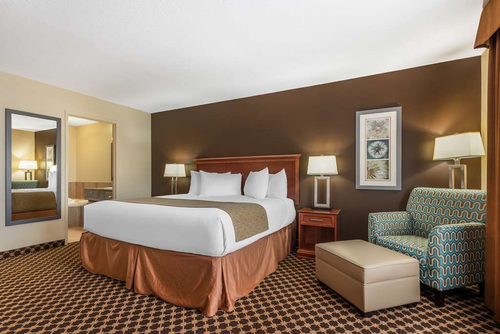 Фото Best Western Strathmore Inn