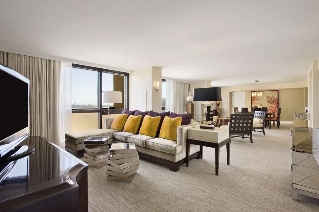 Фото Hilton Miami Airport Blue Lagoon