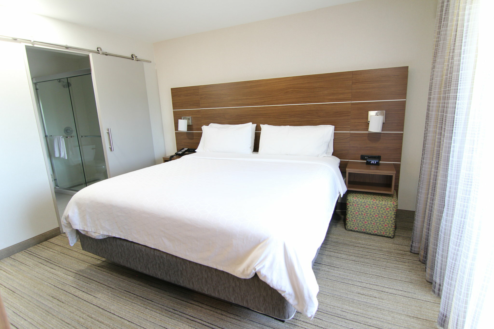 Фото Holiday Inn Express Santa Rosa North, an Ihg Hotel
