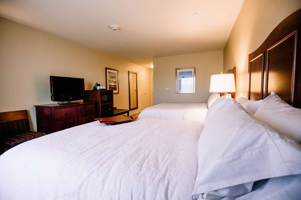 Фото Hampton Inn & Suites Minot Airport, Nd