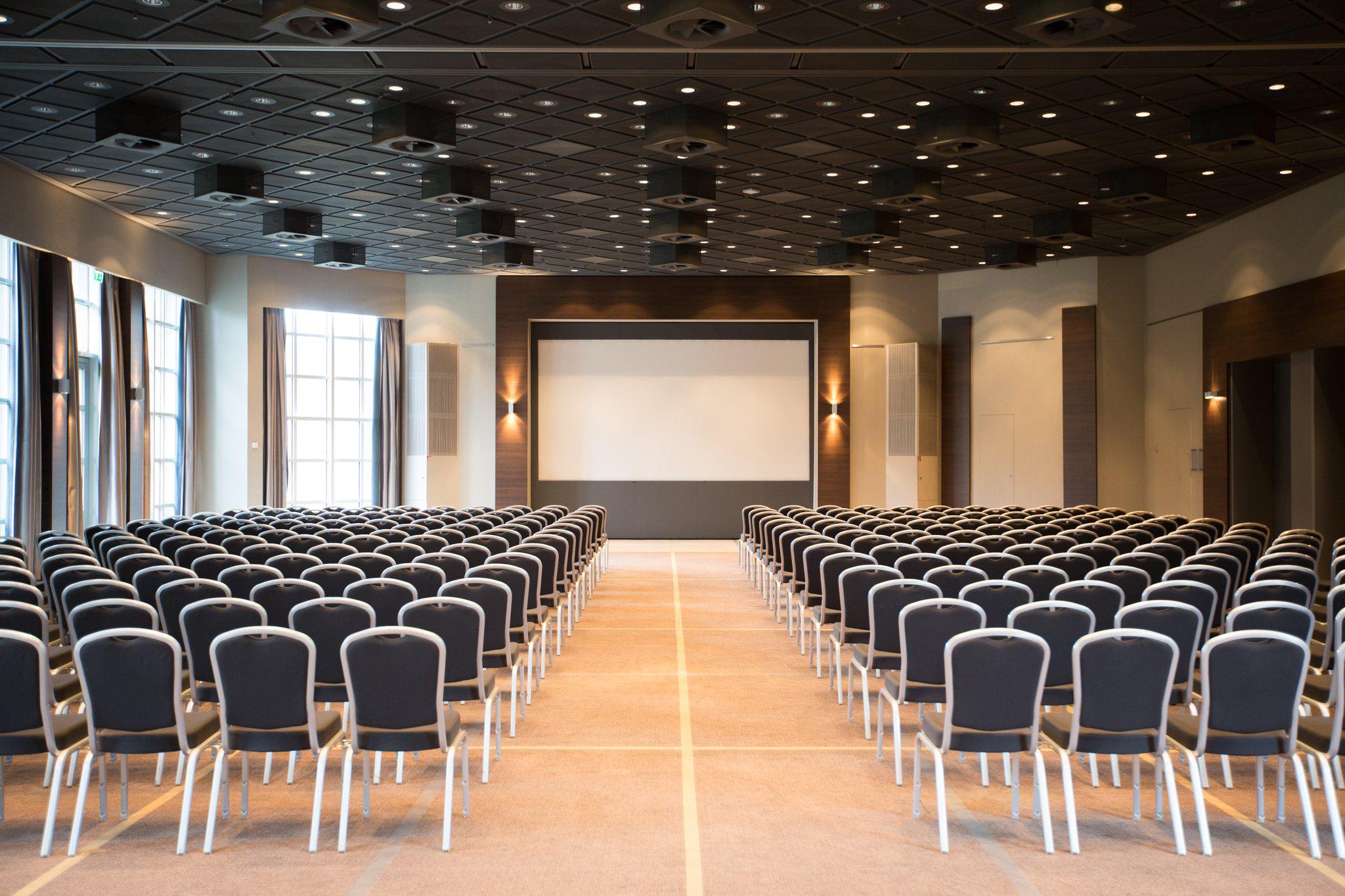 Фото Crowne Plaza Frankfurt Congress Hotel, an Ihg Hotel