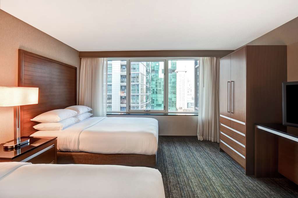 Фото Embassy Suites by Hilton Chicago Downtown Magnificent Mile